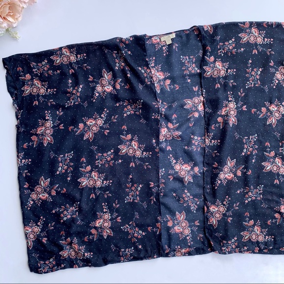 LOFT Blue Floral Kimono/ Cardigan - Picture 2 of 8